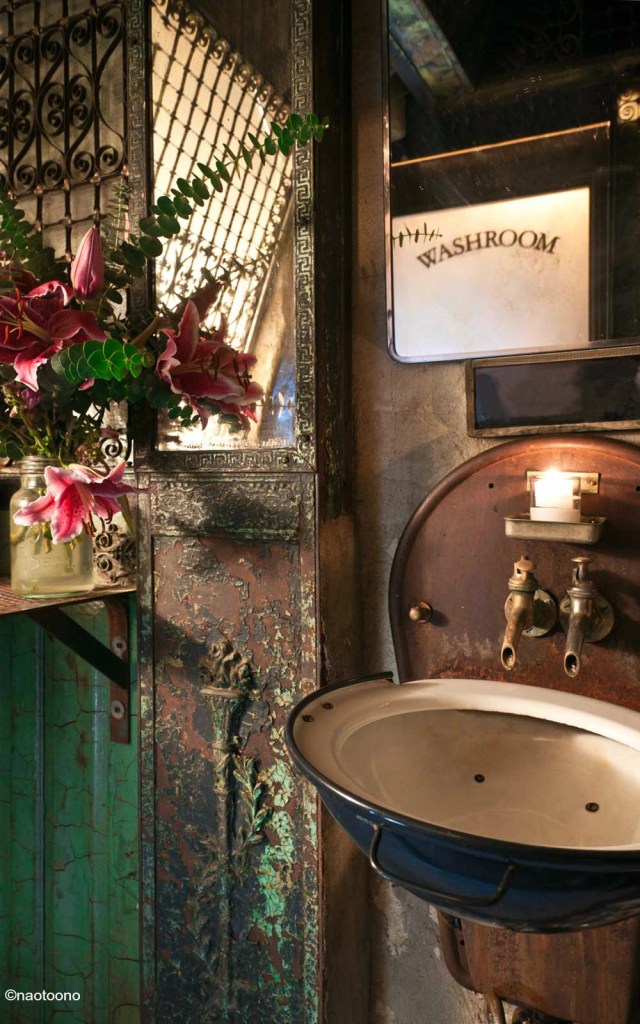 Smith and Mills Toilettes